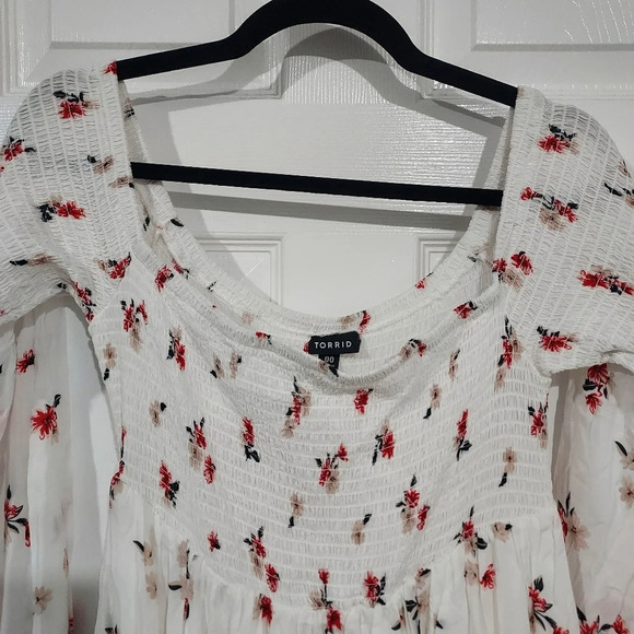 Torrid Ivory Floral Challis Off Shoulder Maxi Dress in Size 00 / M / 10 - Picture 4 of 14